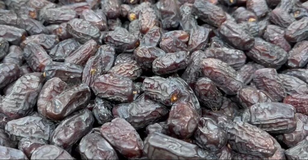 Safawi Dates 1 Safawi Dates from Al Madina, Saudi Arabia